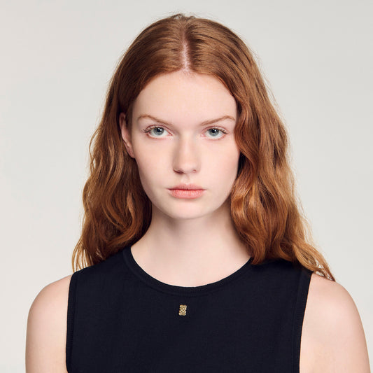Sleeveless short knit jumper