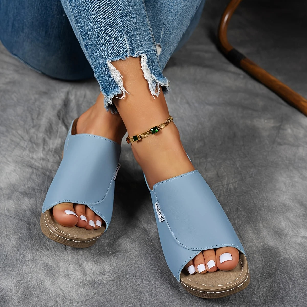 🔥Last Day Promotion 50% OFF - Women's Comfortable Thick Sole Arch Support Leather Slippers