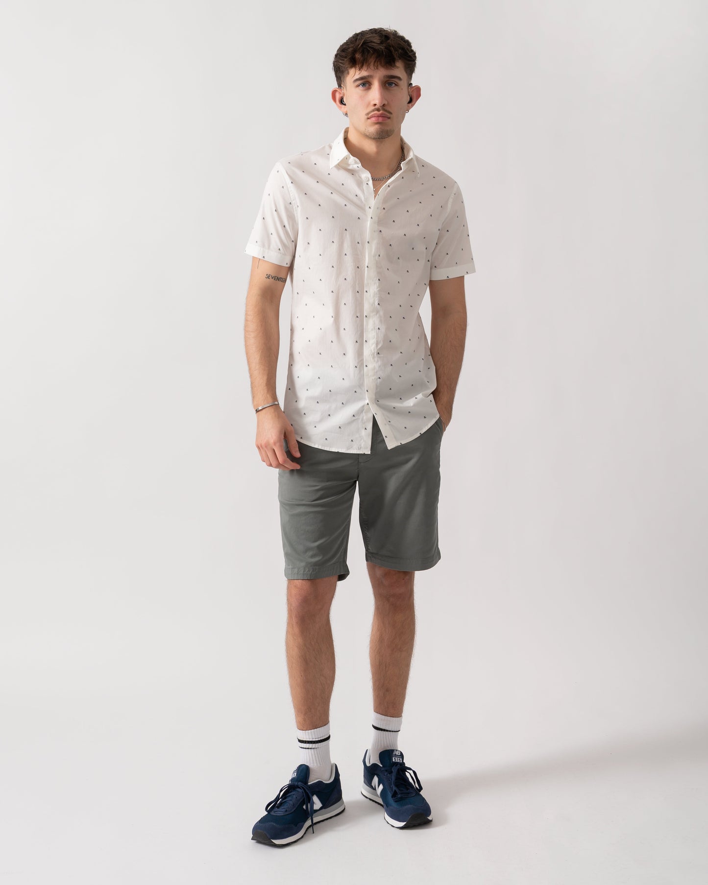 Mens Short Sleeve Shirt with Geometric Pattern - Off White F0198