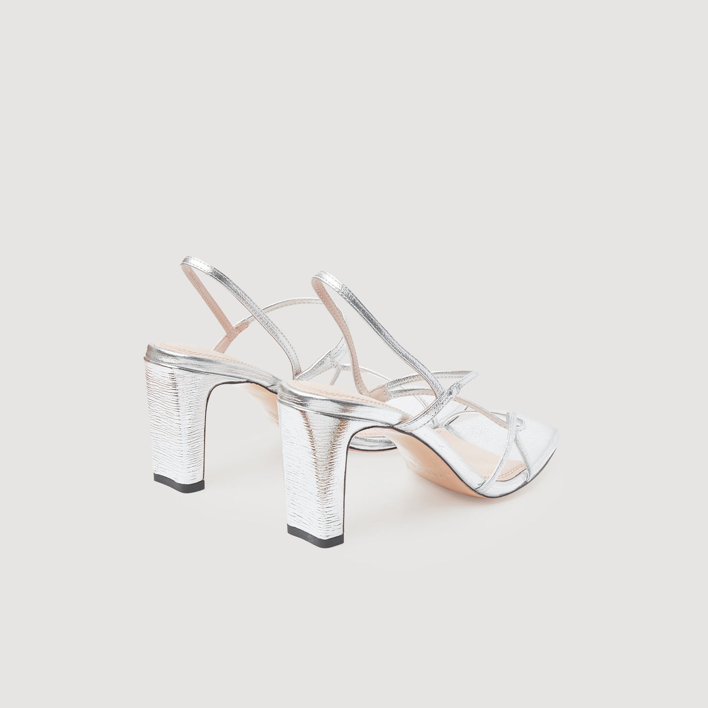 Leather sandals with a wide heel