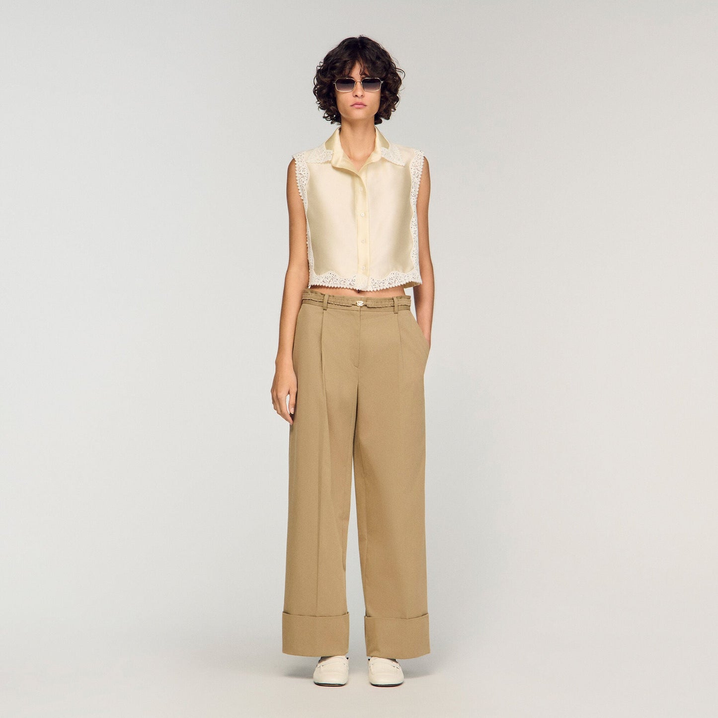 Cropped shirt with lace detail