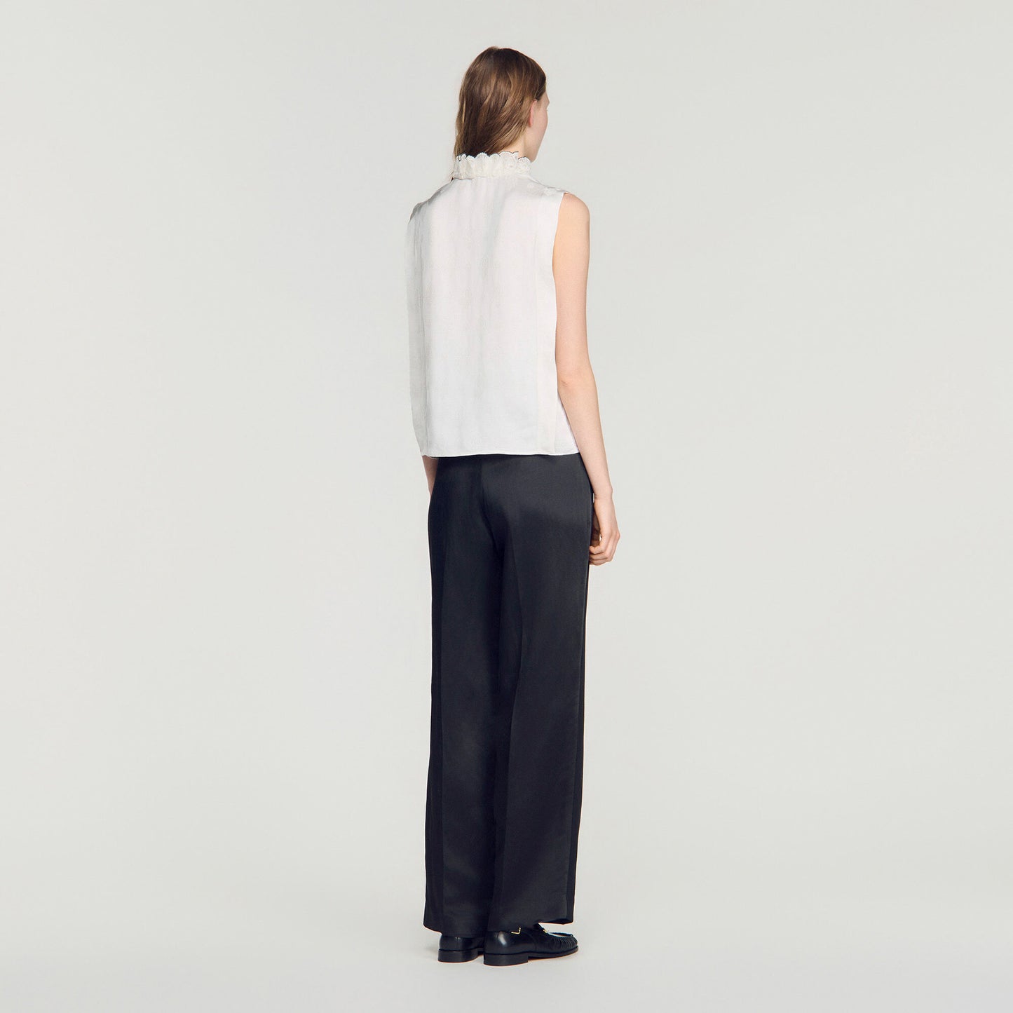 Ruffled collar shirt