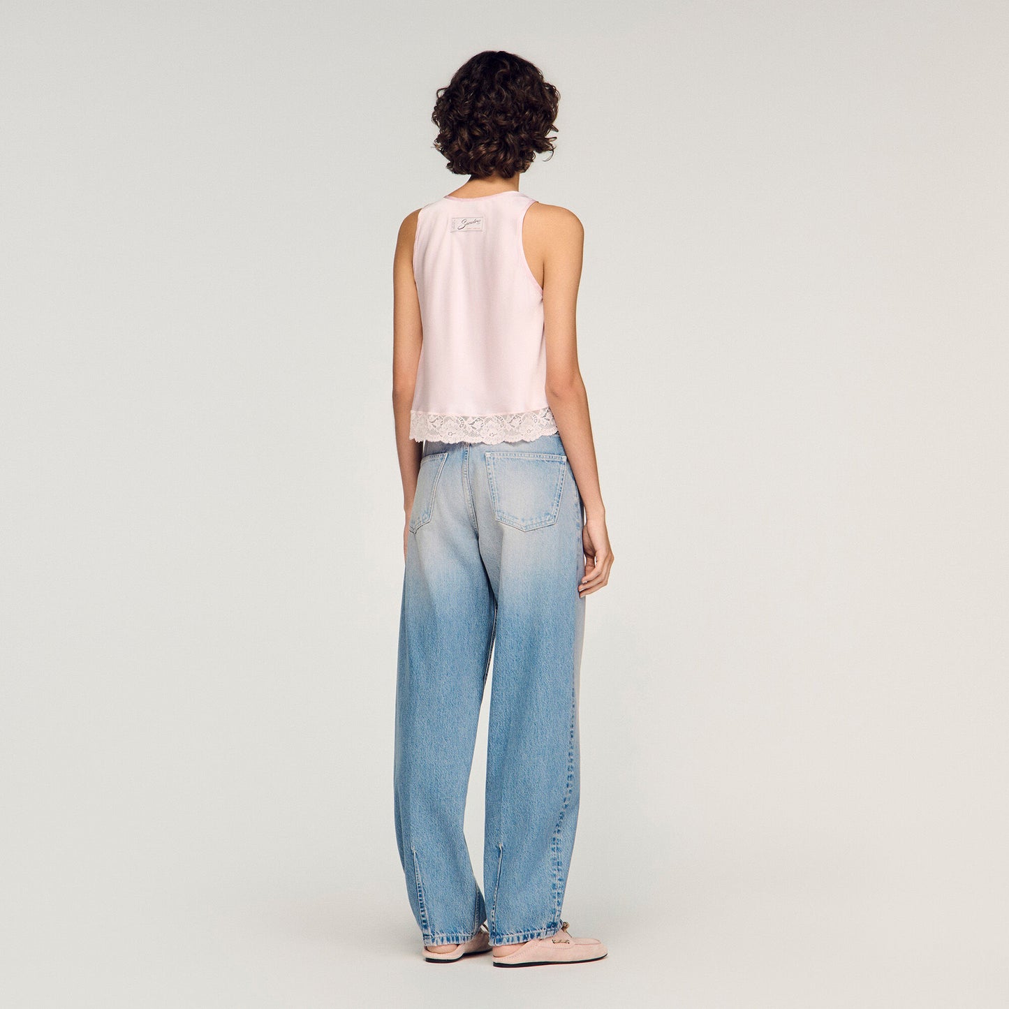 Faded barrel jeans