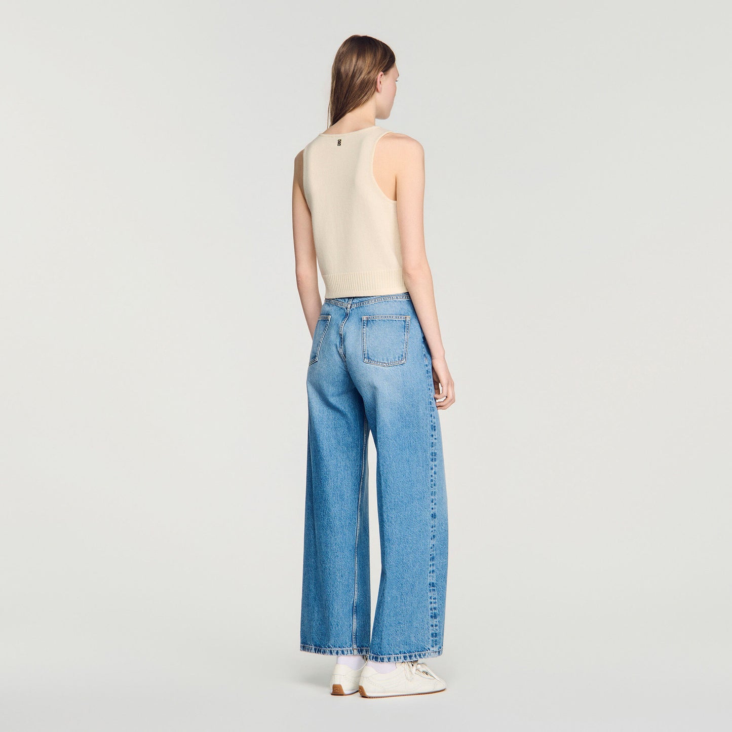 Sleeveless jumper