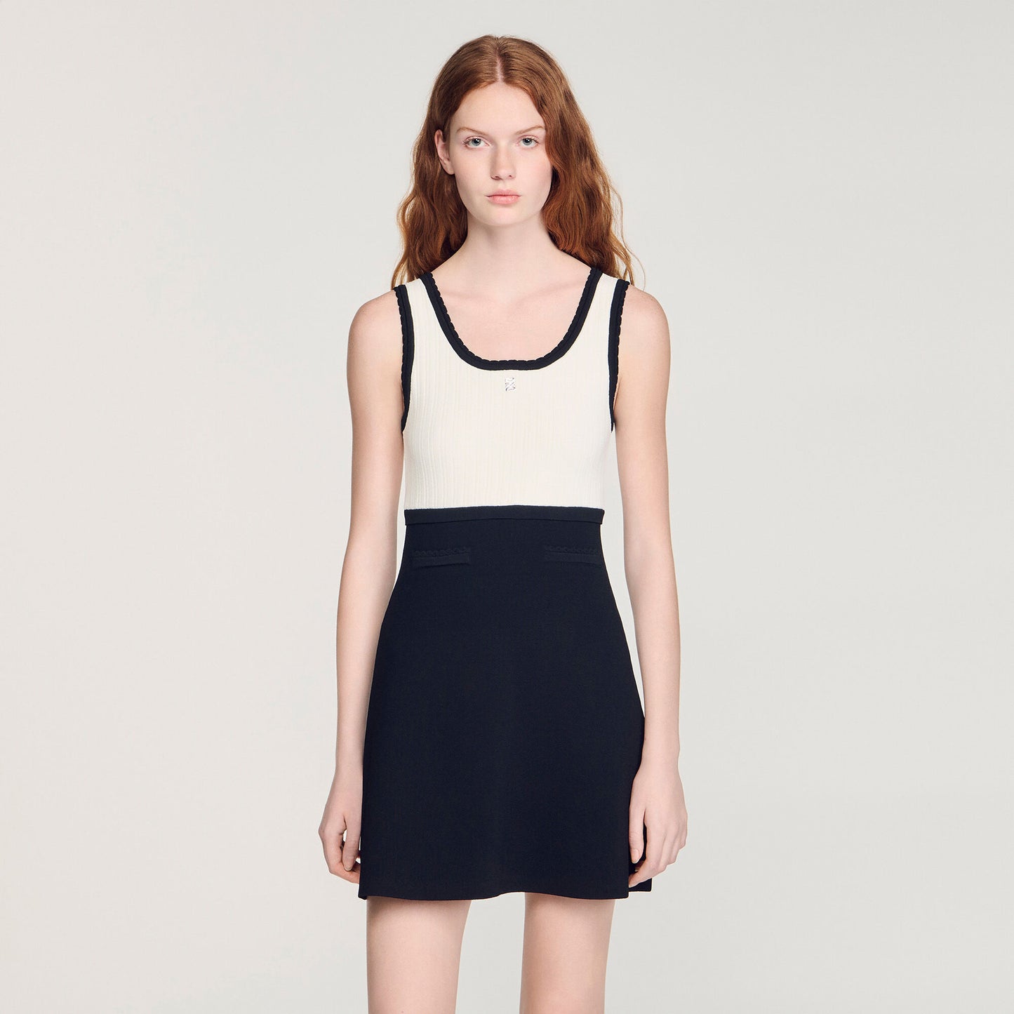 Two-tone knit short dress