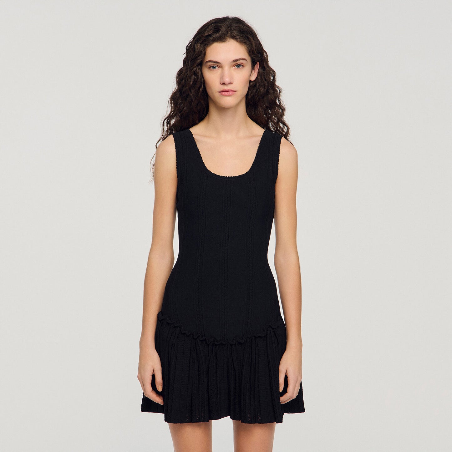 Short knit dress with ruffle