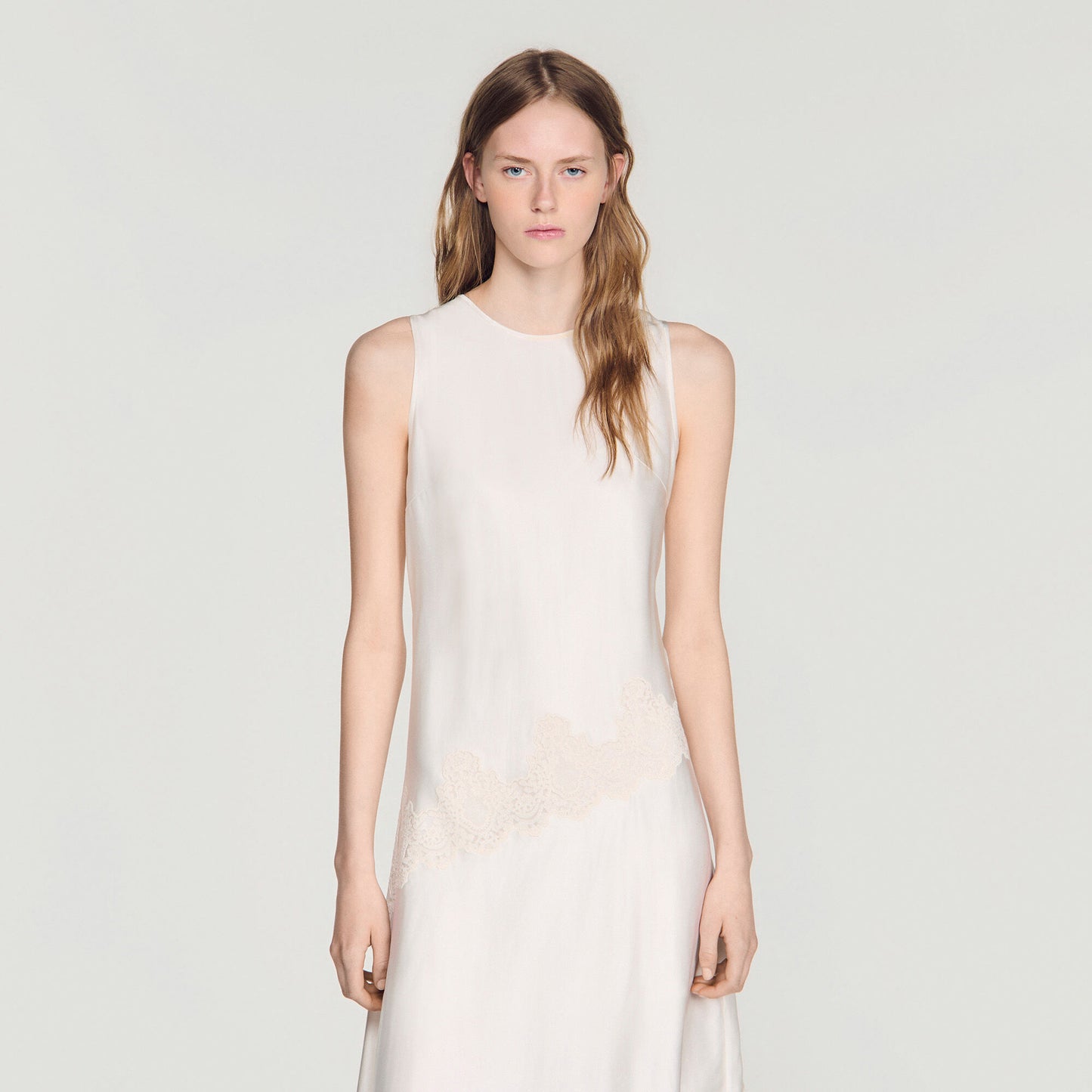 Asymmetric satin-effect dress