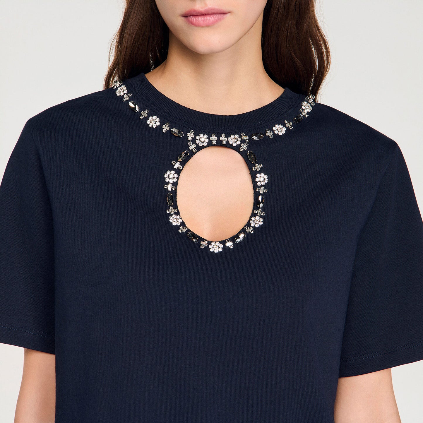 Rhinestone openwork T-shirt