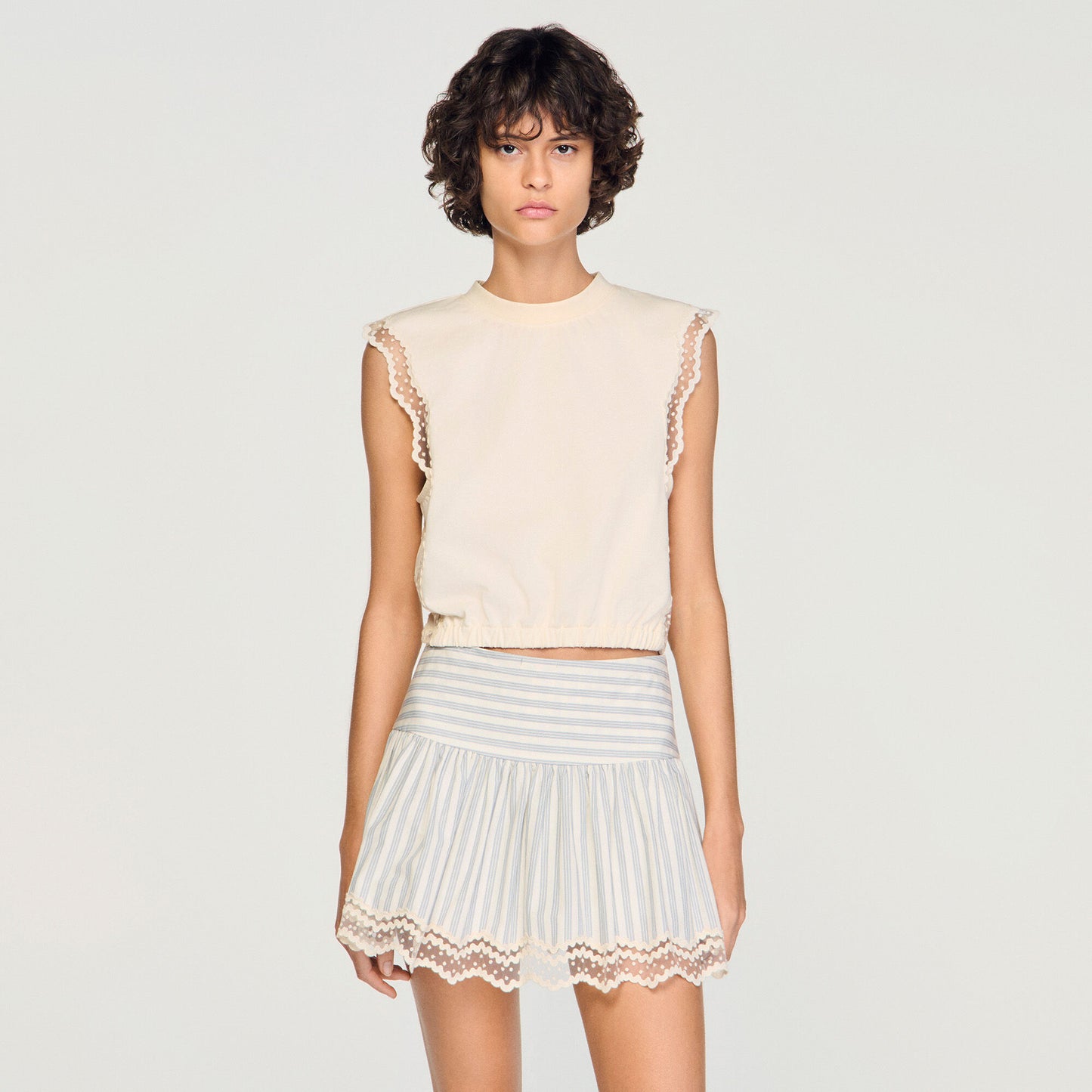 Cropped cotton T-shirt with lace
