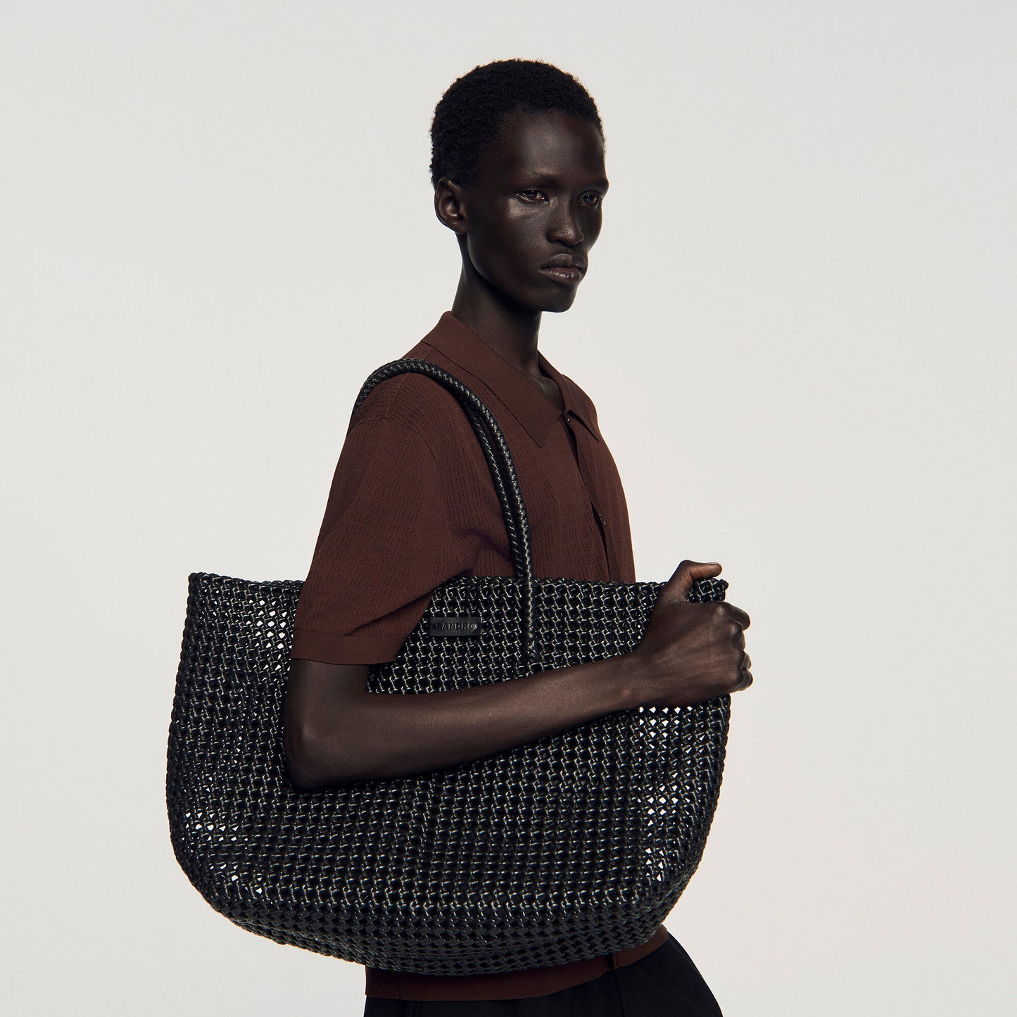 Woven tote bag with patch