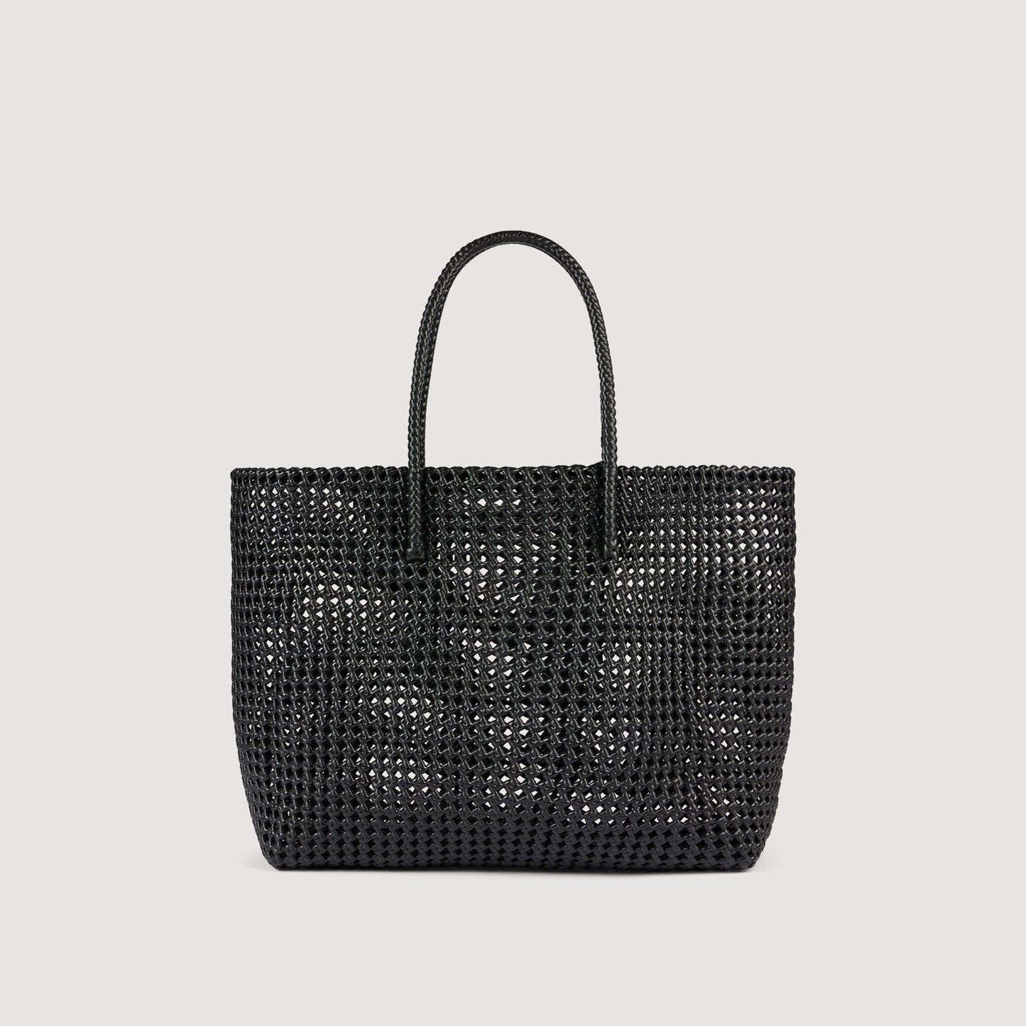 Woven tote bag with patch