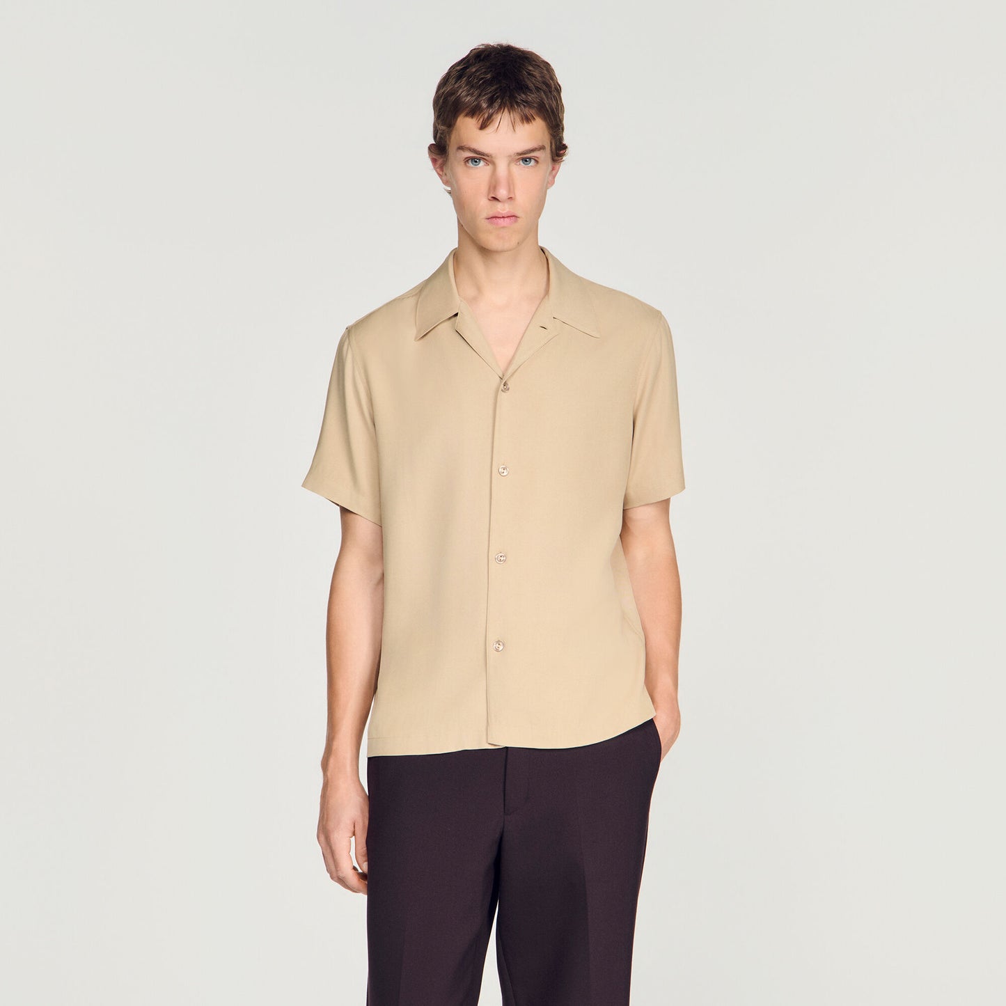 Loose-fit shark collar shirt