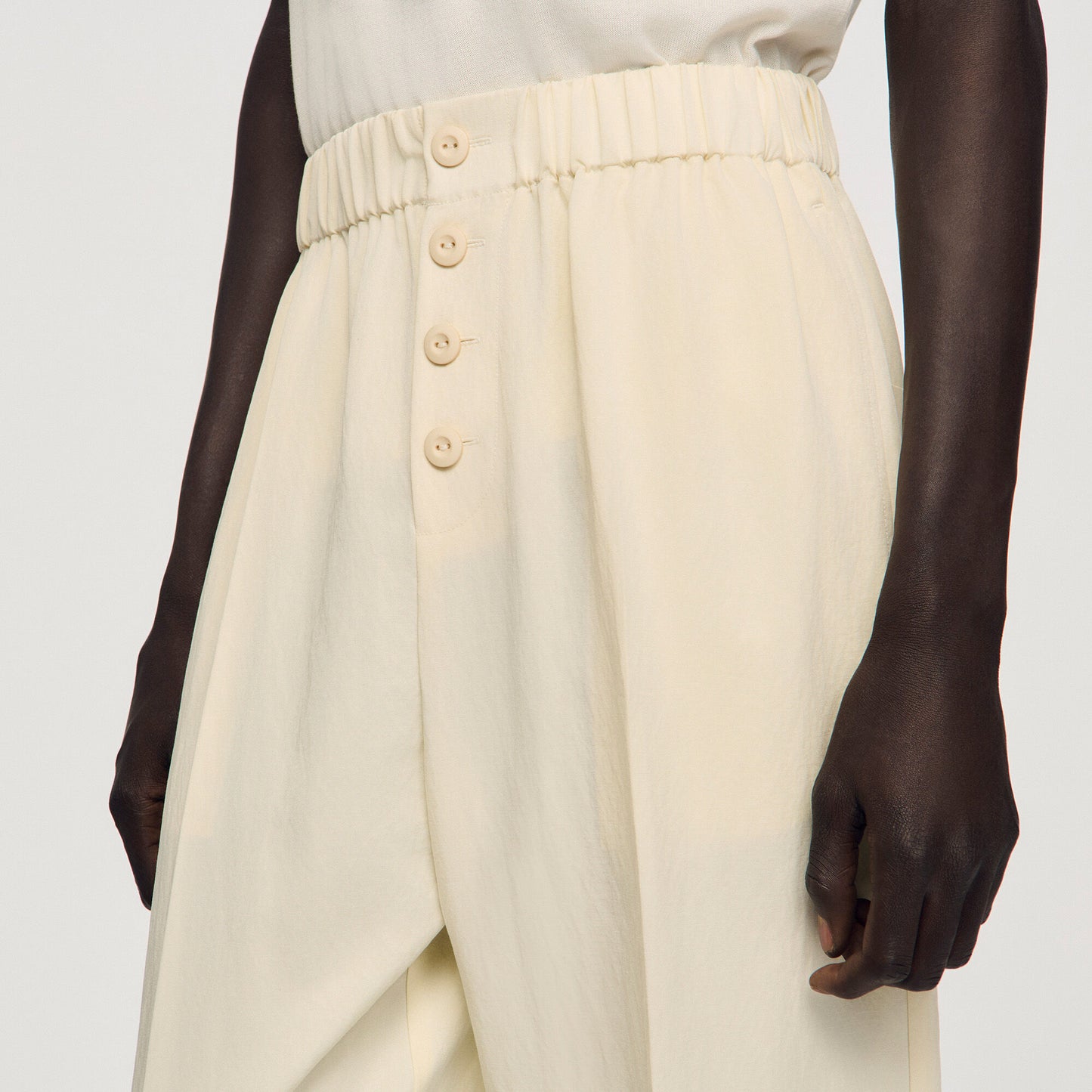 Flowing elasticated trousers